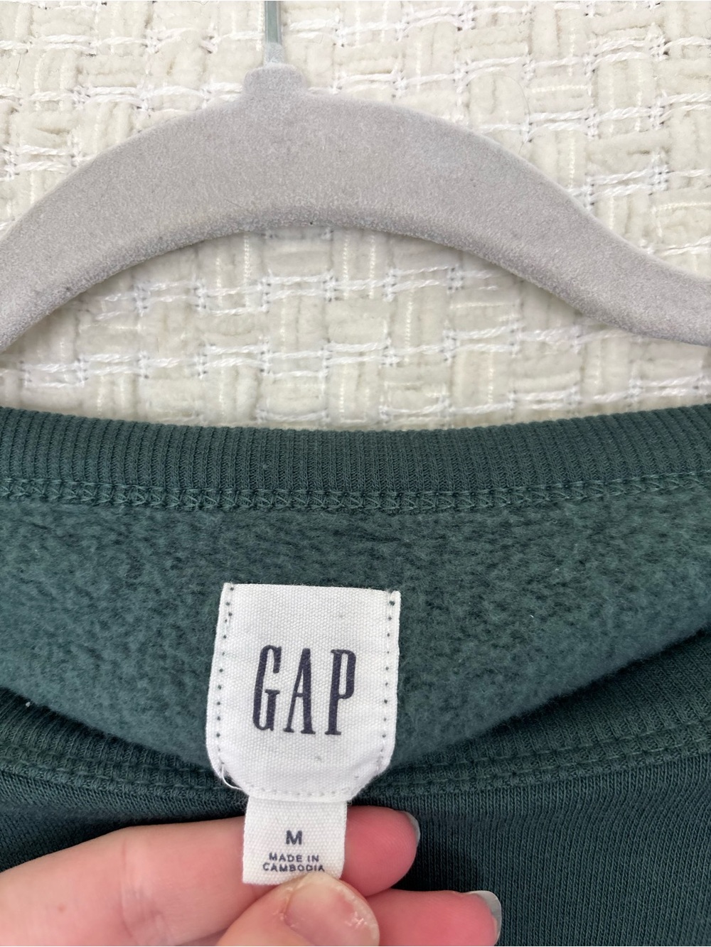 GAP Sweatshirt ✨ - Picture 5 of 6